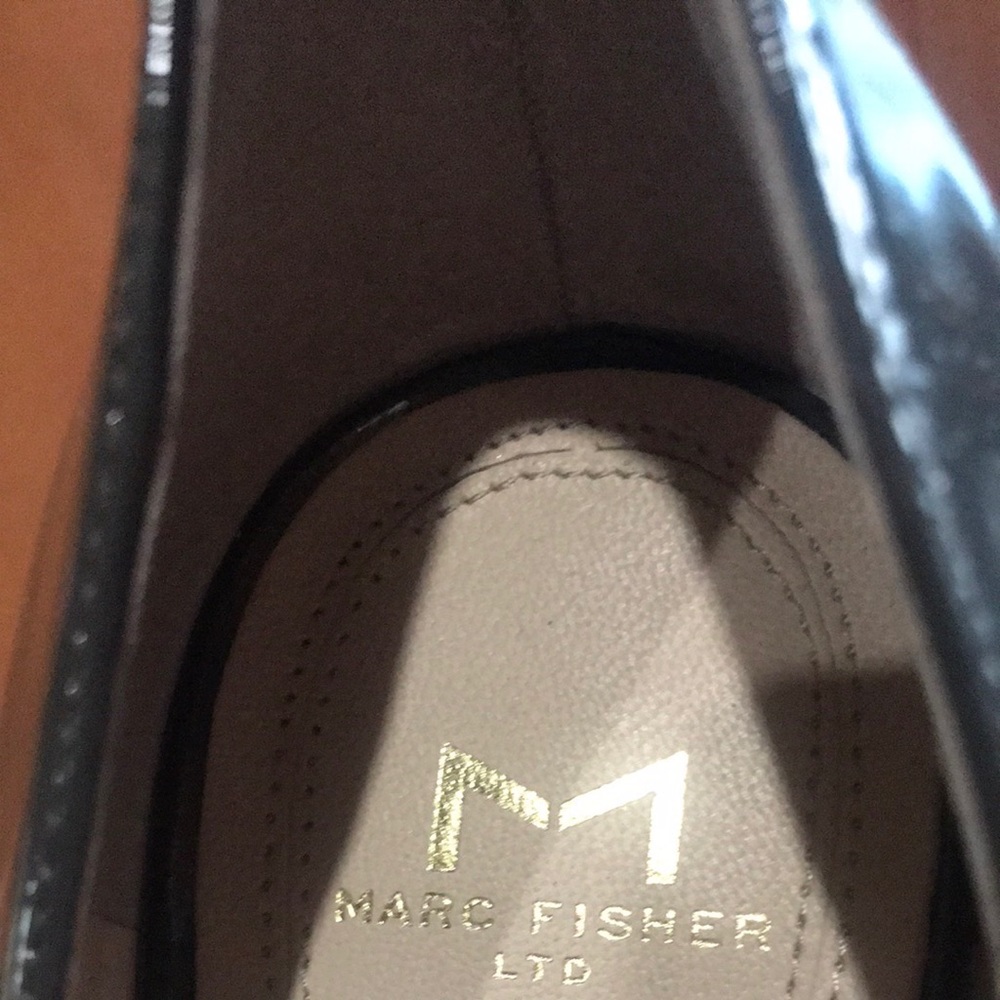 Shoes - Picture 4 of 5